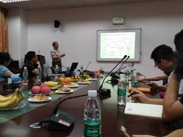 说明: C:\Users\Administrator\Desktop\2018.09.28美国西北大学Randall Q. Snurr教授来av电影
讲学\图片1.jpg