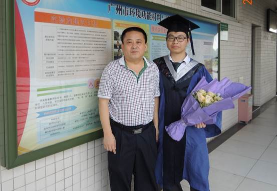 说明: D:\2019\WeChat Files\shleegzhu\Files\2017av电影
“寻访校友足迹”校友(稿件、图片)\2017av电影
“寻访校友足迹”校友(稿件、图片)\陈文斌师兄\陈文斌师兄(1).jpg